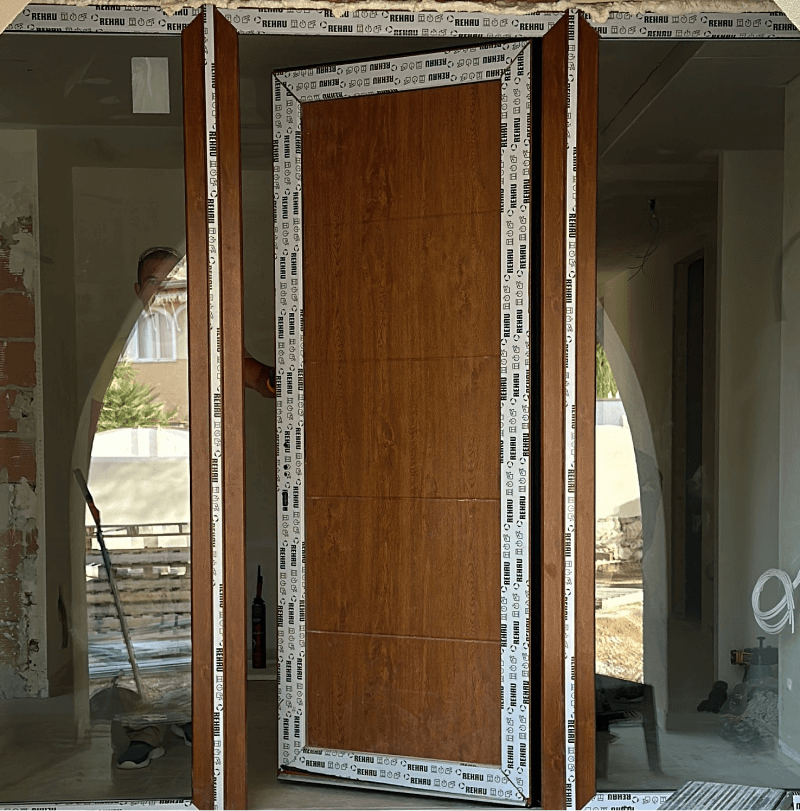 Входная группа в коттедж